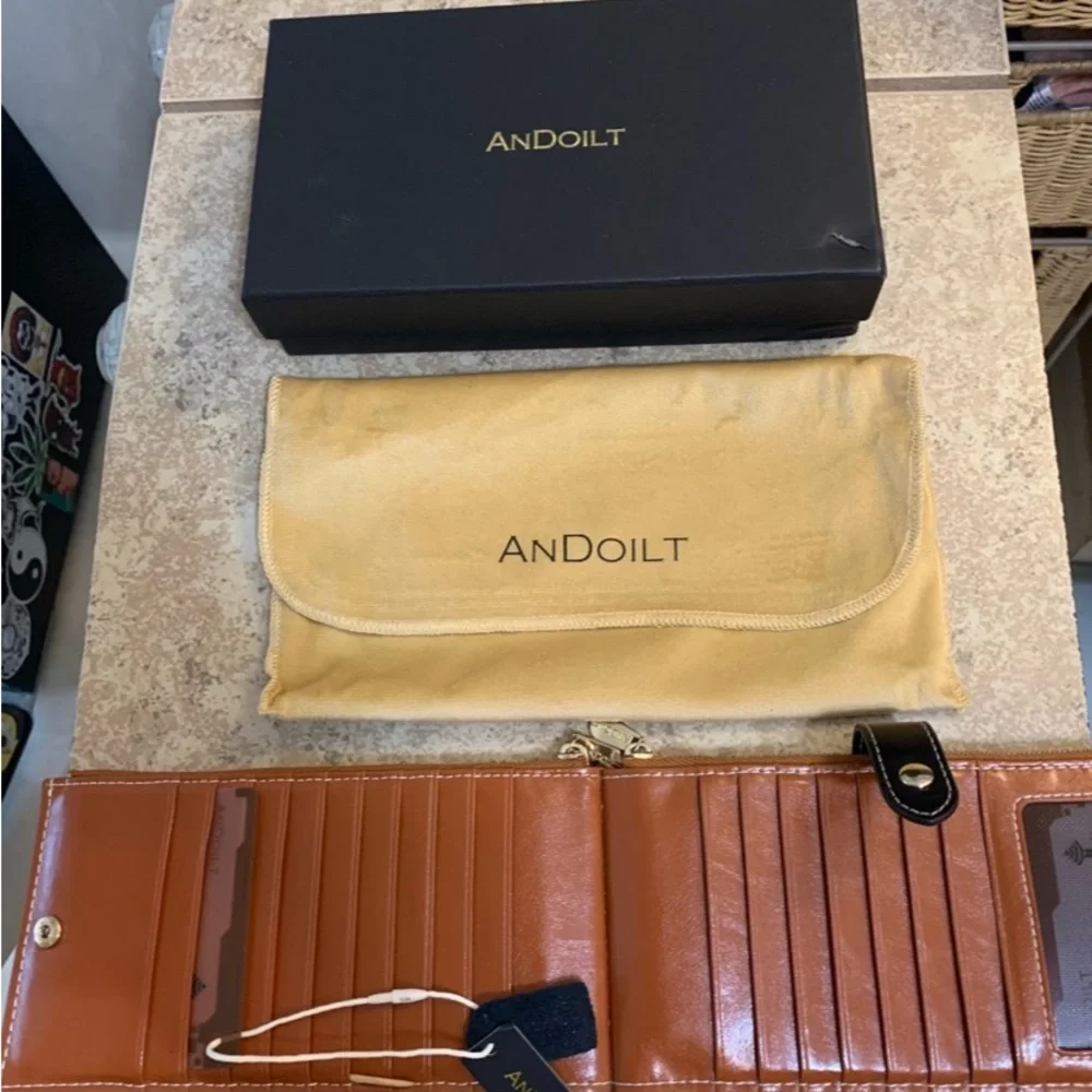 New! ANDOILT Womens Genuine Leather Wallet With Dust Bag